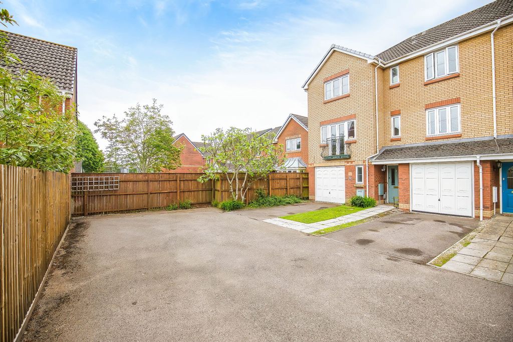 Additional image 2 of 4 bed end terrace house for saleWyncliffe Gardens, Pentwyn, Cardiff CF23