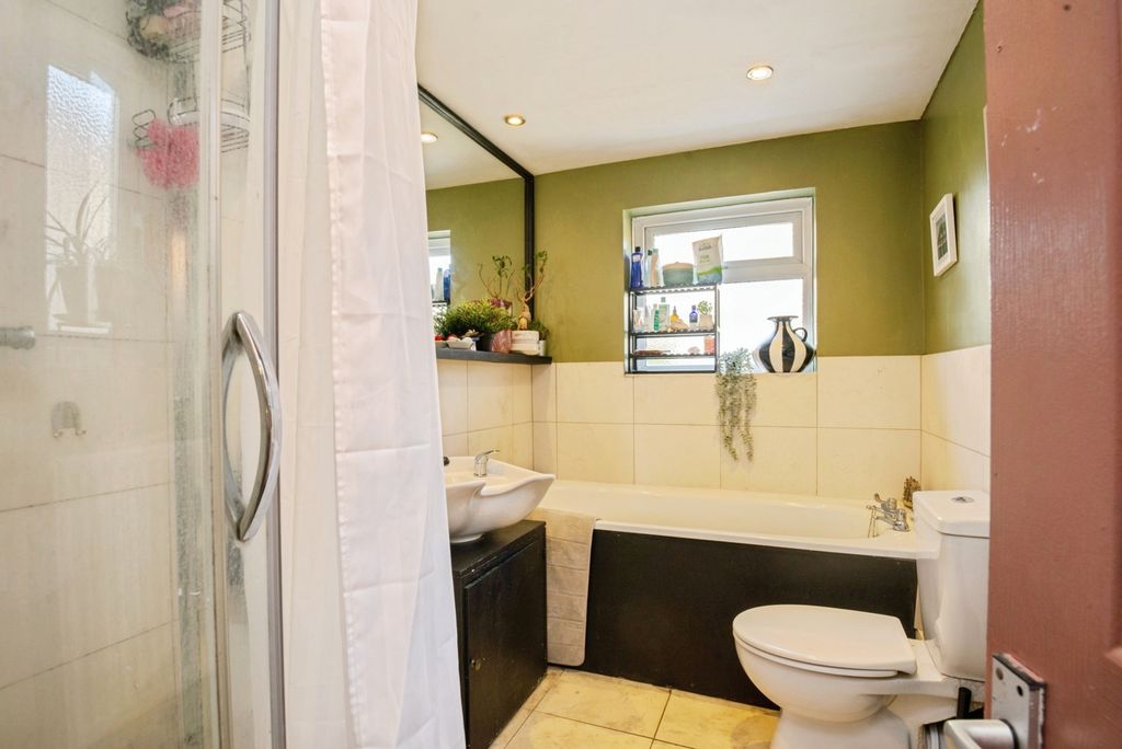 Additional image 10 of 2 bed end terrace house for saleKerrycroy Street, Cardiff CF24