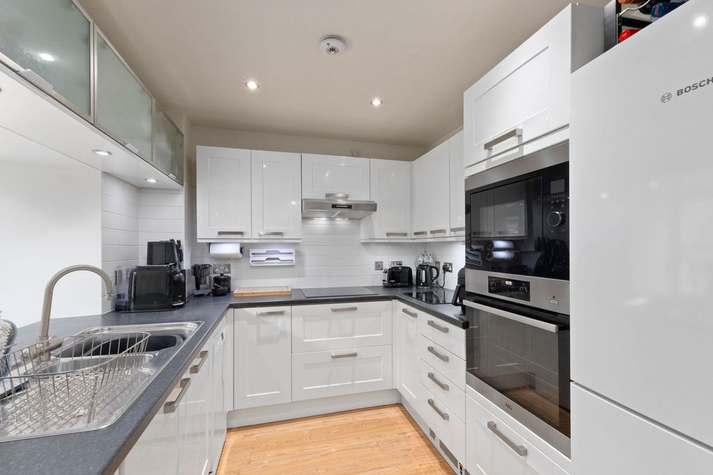2 bed flat for saleThe Maltings, Linlithgow EH49 photo 4