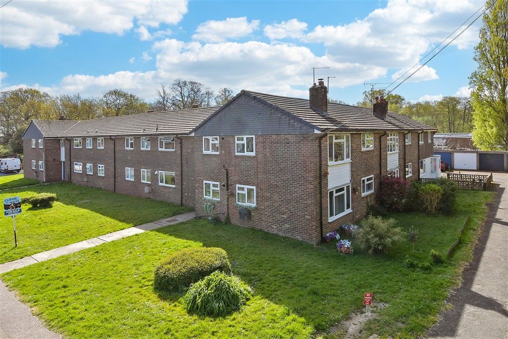 2 bed flat for saleHerington Road, Arundel, West Sussex BN18