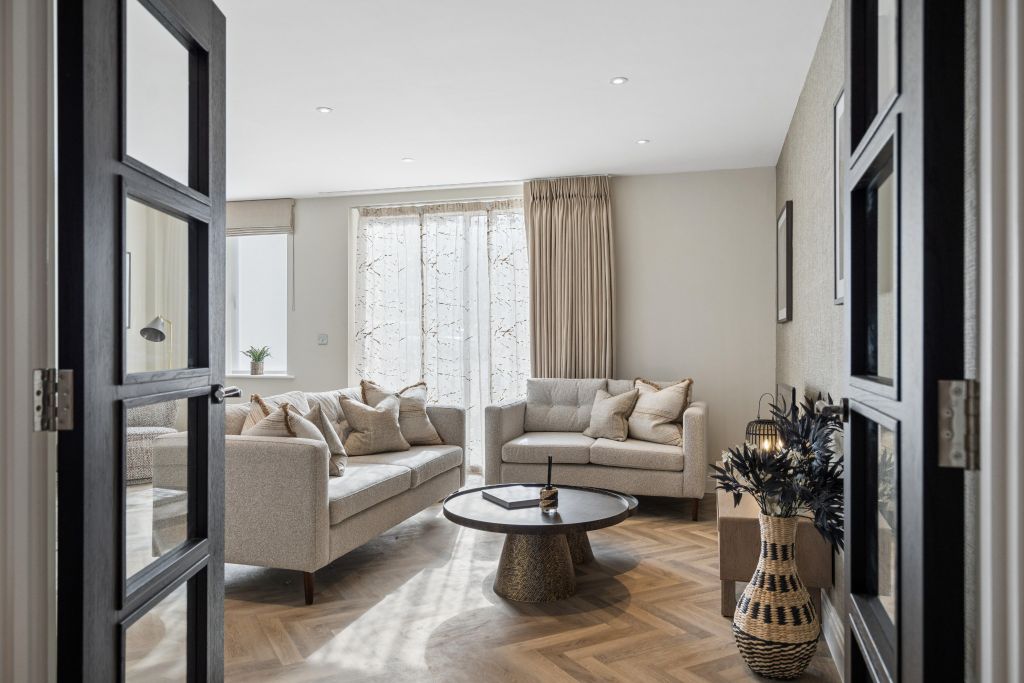 Additional image 3 of 3 bed flat for saleMandeville House, The Broadway, Old Amersham HP7