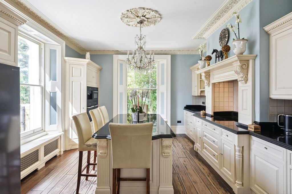 Additional image 3 of 6 bed detached house for saleChurchfields, Broxbourne EN10
