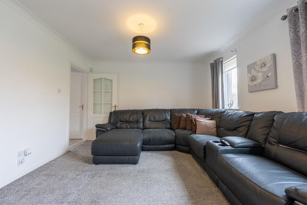 4 bed detached house for saleBowhill Crescent, Caldercruix, Airdrie ML6 photo 4