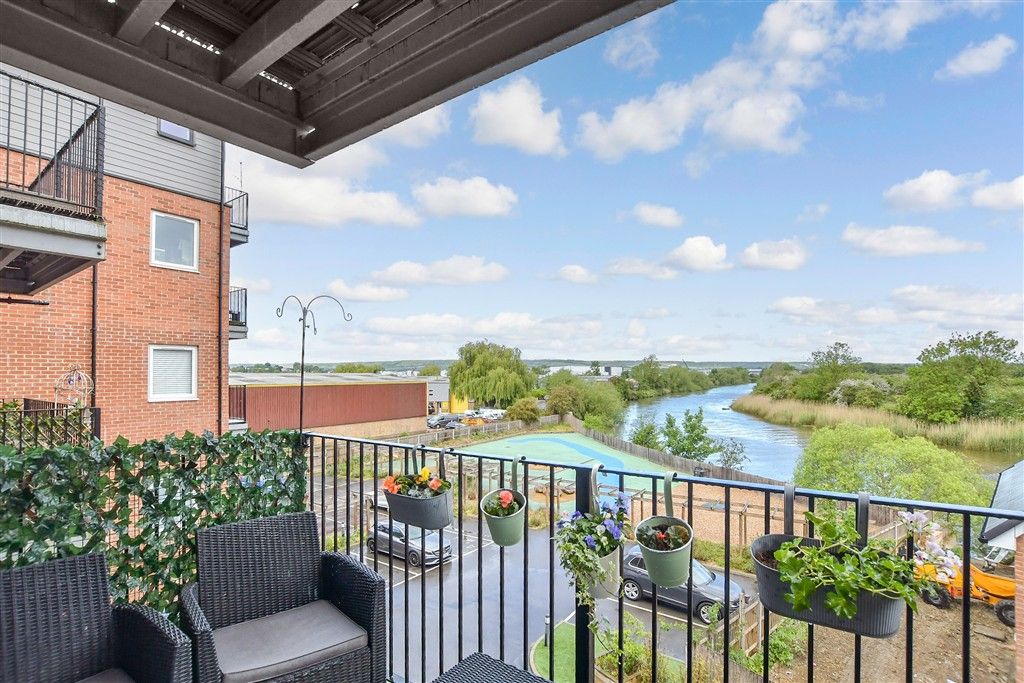 Additional image 8 of 2 bed flat for saleMill Hall, Aylesford, Kent ME20