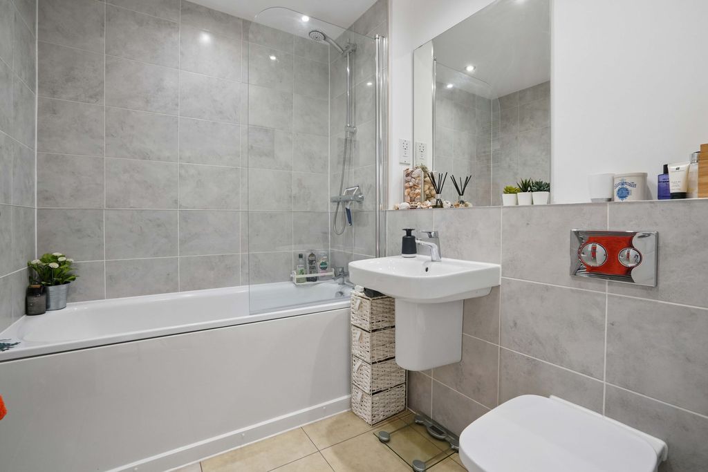 Additional image 12 of 3 bed semi-detached house for saleShergold Road, Bampton OX18