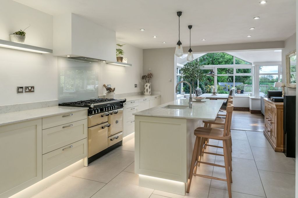 Additional image 7 of 5 bed detached house for saleDownesway, Alderley Edge SK9