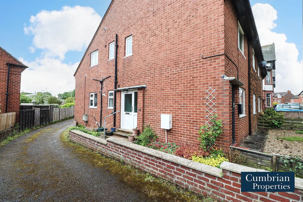 2 bed flat for saleVictoria Place, Carlisle CA1