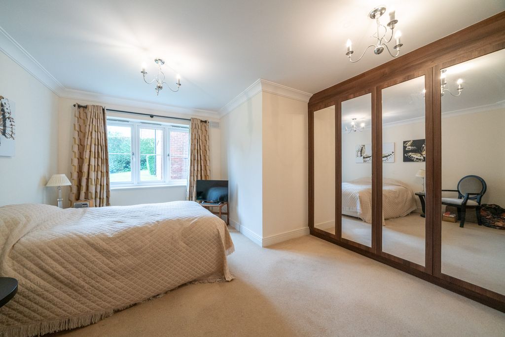 Additional image 8 of 2 bed flat for saleChesham Road, Berkhamsted HP4