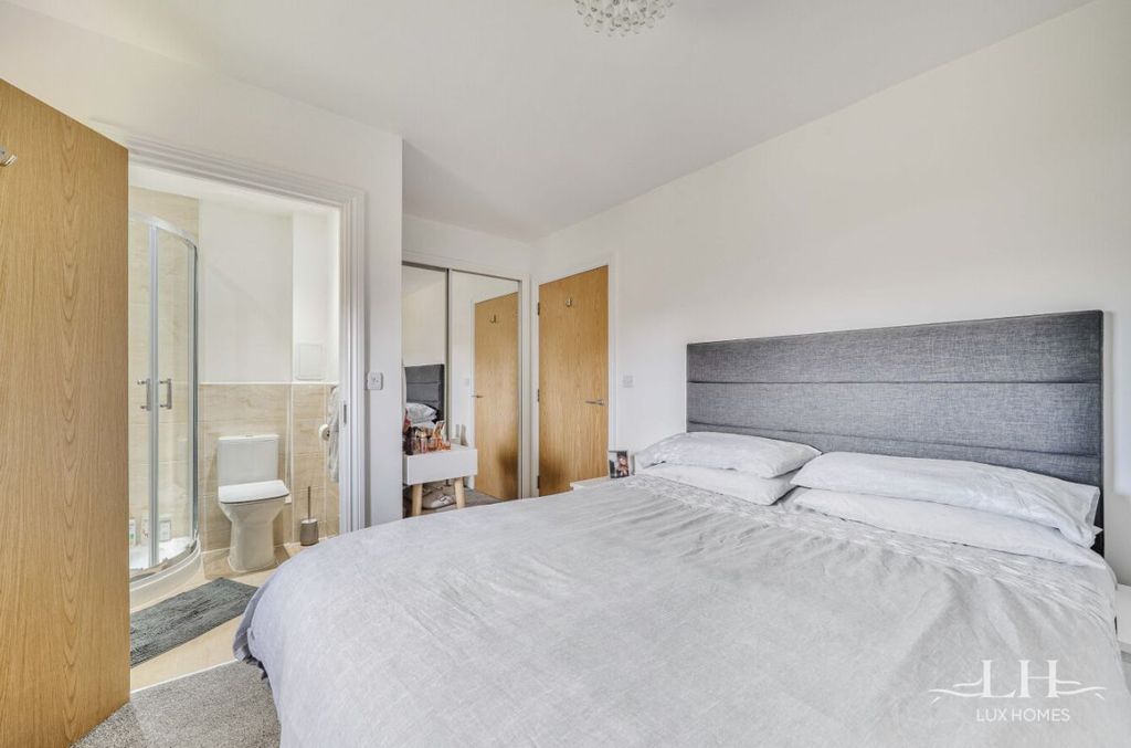 Additional image 12 of 2 bed flat for saleRiverwood Court, Hornchurch RM11