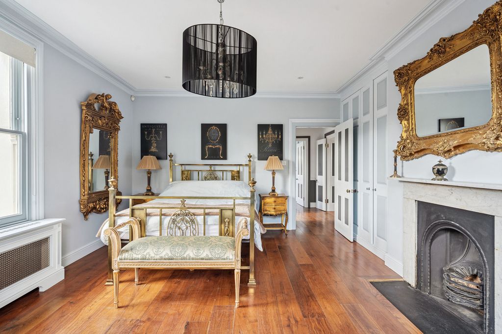 Additional image 19 of 6 bed detached house for saleChurchfields, Broxbourne EN10