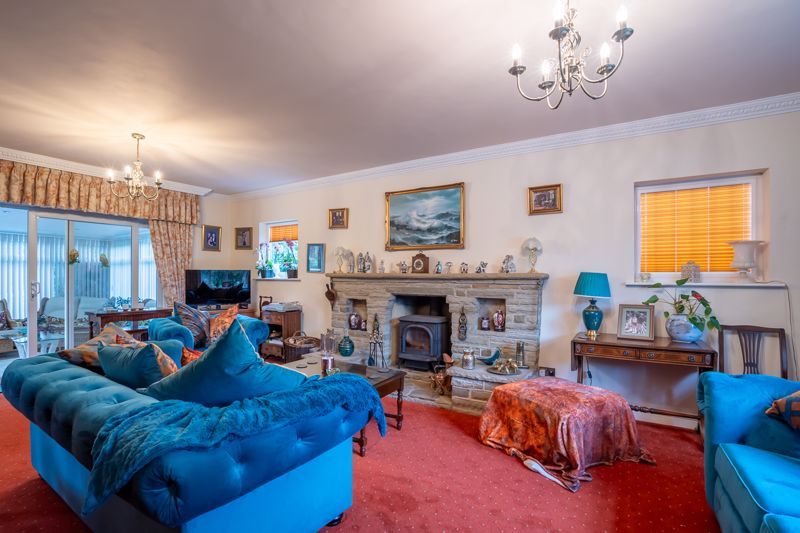 5 bed detached house for saleCrossbush Road, Bognor Regis PO22 photo 3