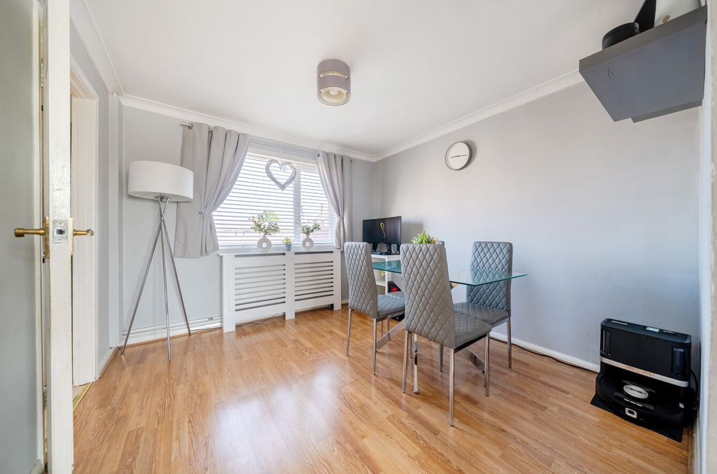 Additional image 2 of 3 bed maisonette for saleMagpie Hall Lane, Bromley BR2