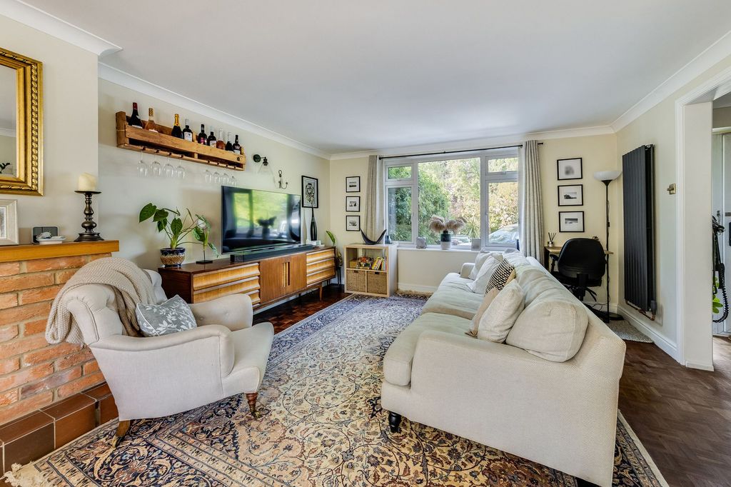 Additional image 2 of 3 bed semi-detached house for saleFrilsham Street, Sutton Courtenay OX14