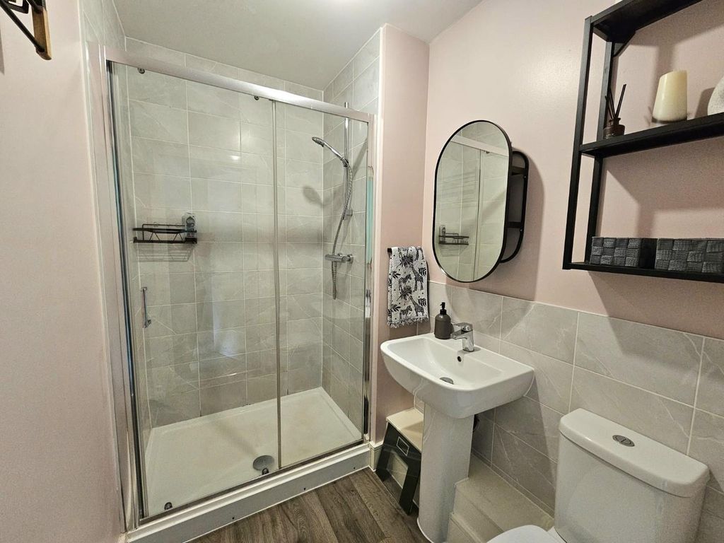 Additional image 9 of 2 bed flat for saleAshton Lane, Dursley GL11