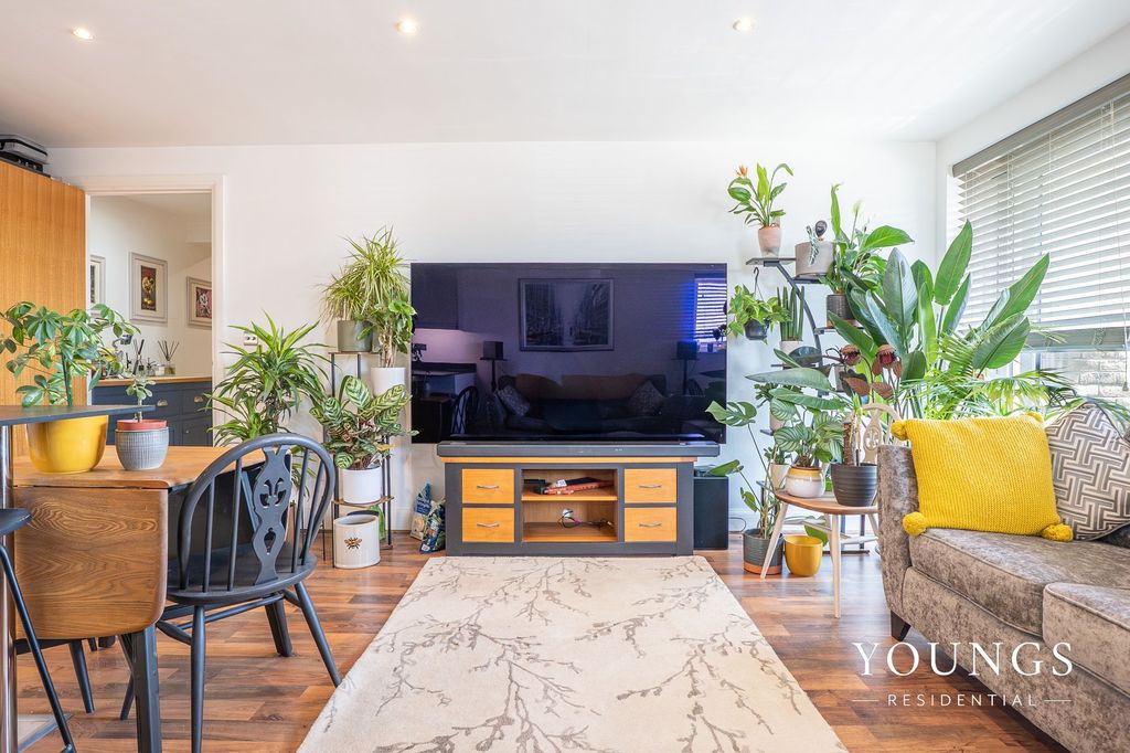 Additional image 7 of 2 bed flat for saleLambeth Road, Lambeth Court Lambeth Road SS7