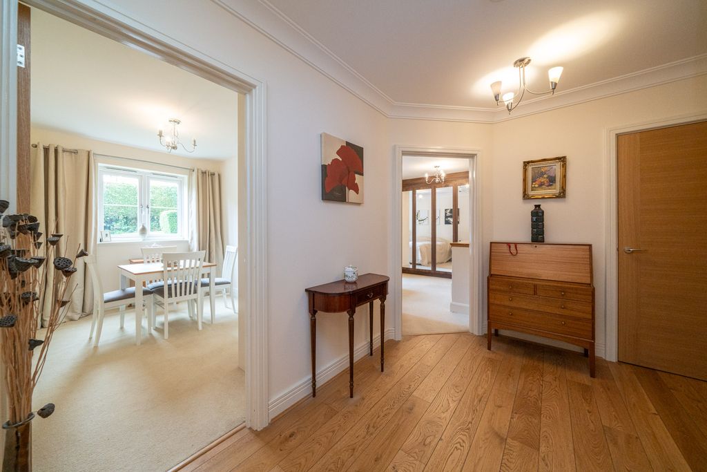 Additional image 12 of 2 bed flat for saleChesham Road, Berkhamsted HP4