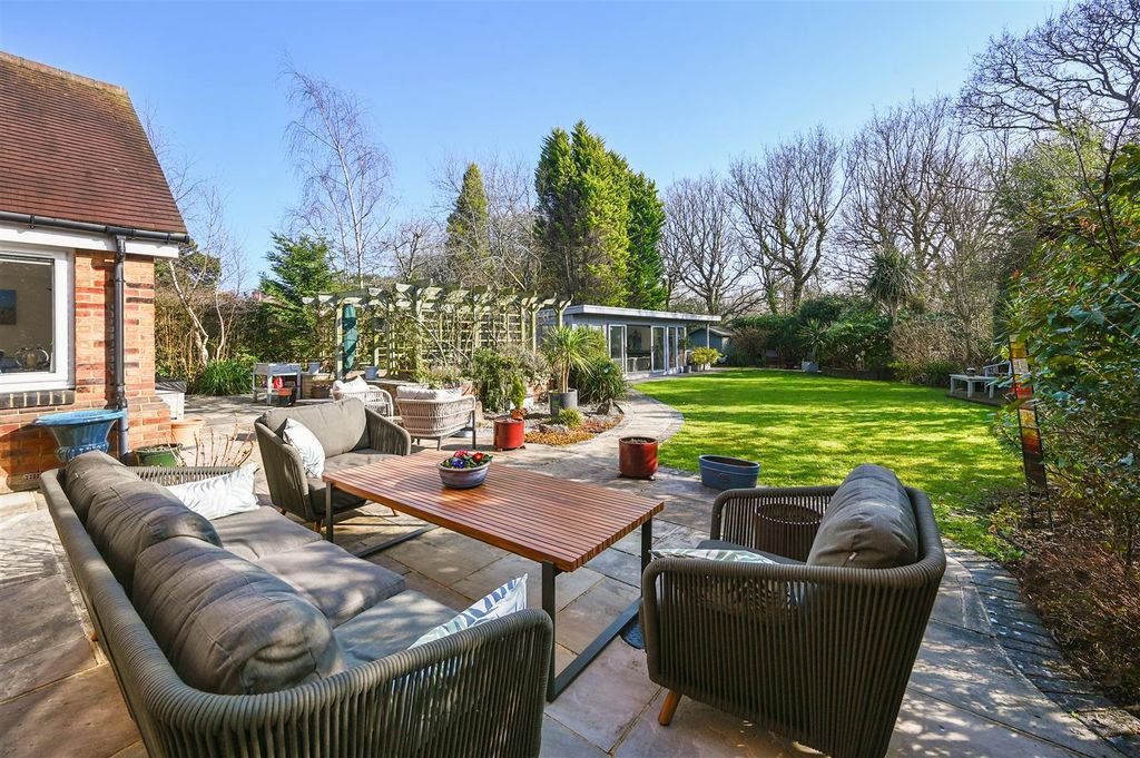 Additional image 11 of 4 bed detached house for saleClavering Walk, Cooden, Bexhill-On-Sea TN39