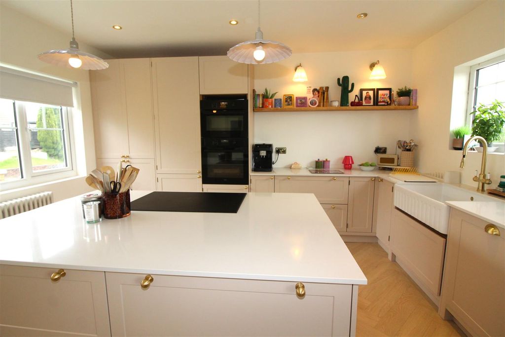Additional image 5 of 3 bed detached bungalow for saleManor Road, Pontllanfraith, Blackwood NP12