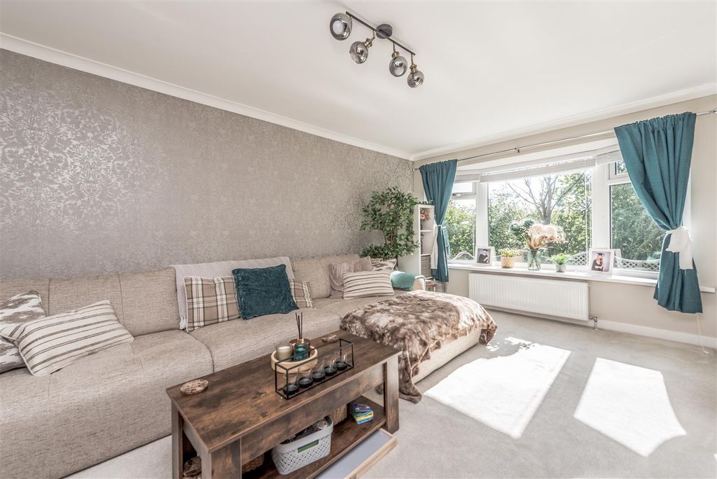 Additional image 2 of 3 bed town house for saleCliffe Park Drive, Wortley, Leeds LS12