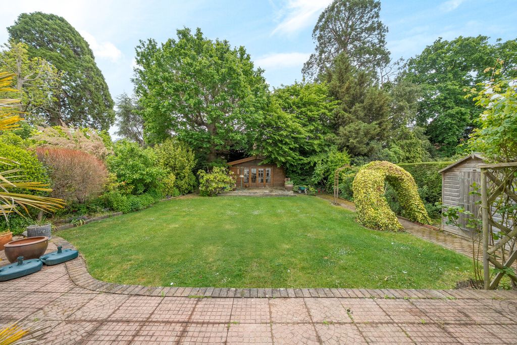 Additional image 3 of 4 bed detached house for saleDen Close, Beckenham BR3