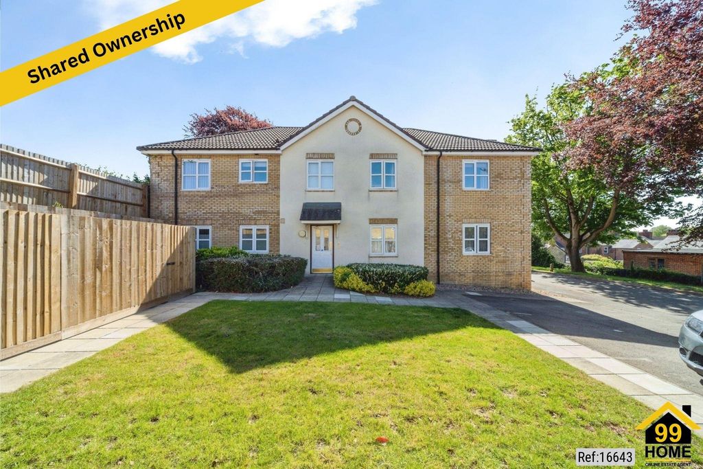 2 bed flat for saleCharterhouse Close, Brackley NN13