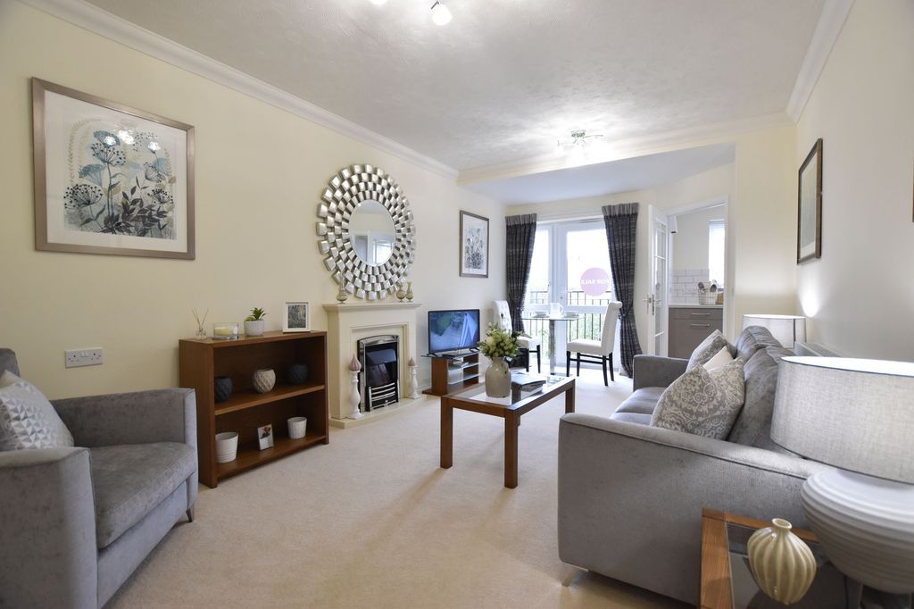 Additional image 2 of 1 bed flat for saleLeatherhead Road, Headley Lodge Leatherhead Road KT21