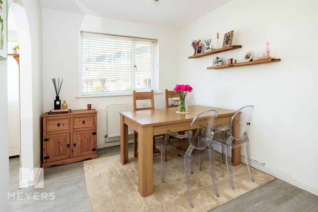 2 bed bungalow for saleOkeford Road, Broadstone BH18