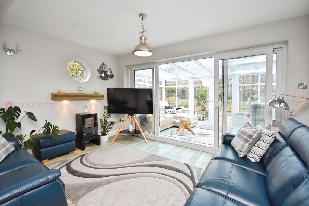 Additional image 4 of 4 bed detached bungalow for saleKingsgate Avenue, Broadstairs, Kent CT10
