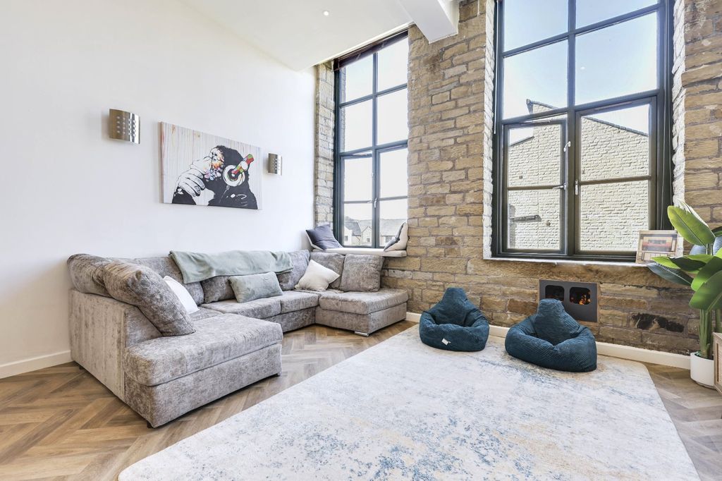 2 bed flat for saleMeadow Road, Apperley Bridge, Bradford, West Yorkshire BD10 photo 3