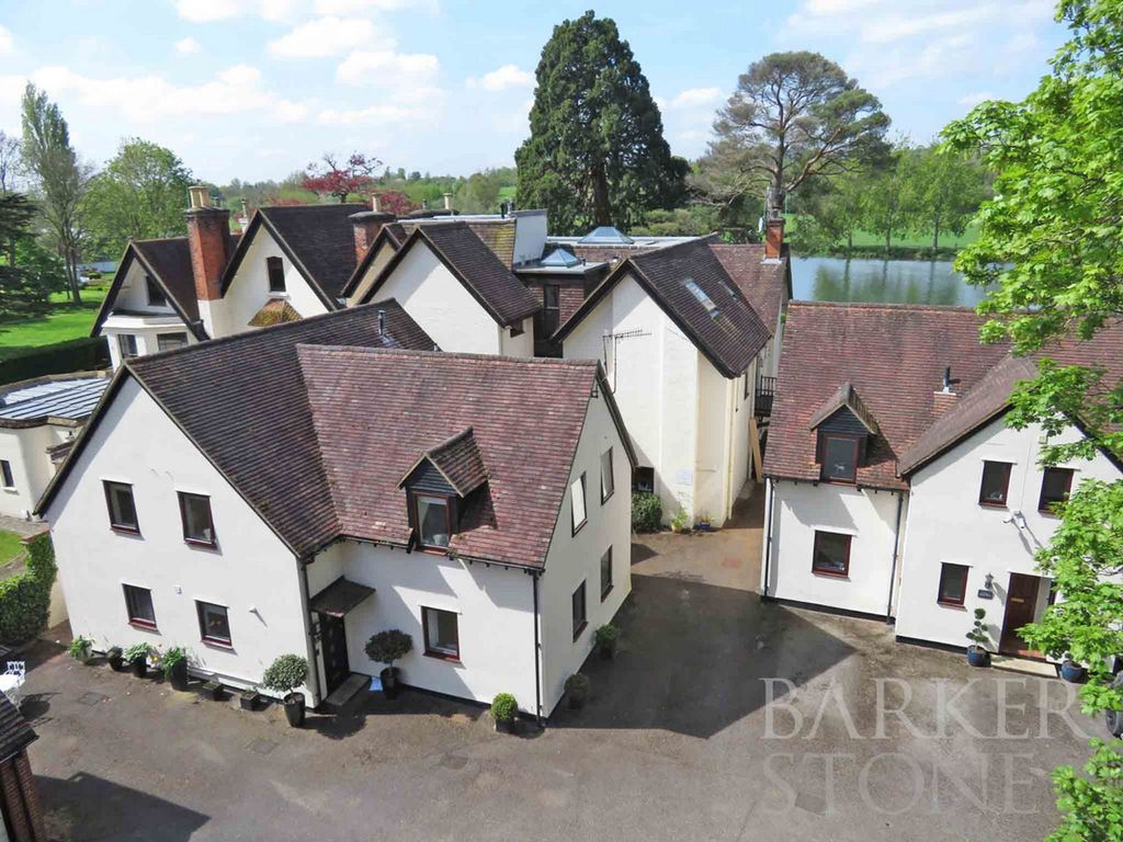 2 bed flat for saleRiversdale, Bourne End SL8