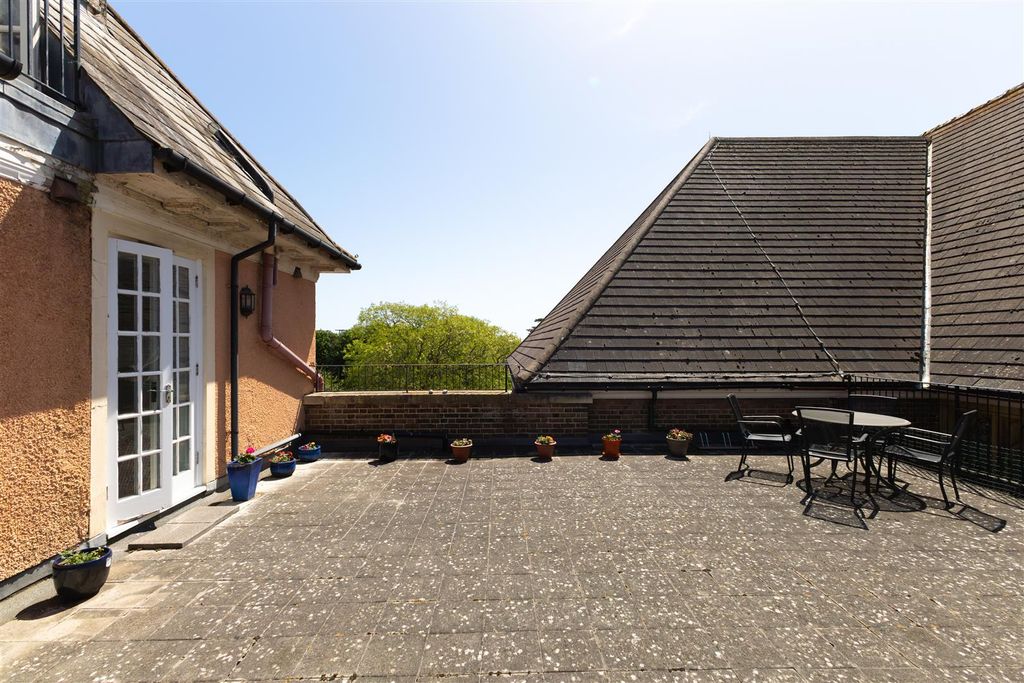 Additional image 20 of 3 bed flat for saleJames Walk, Bexhill-On-Sea TN40
