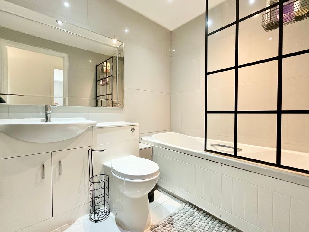 Additional image 9 of 2 bed flat for saleGolden Mile View, Newport NP20