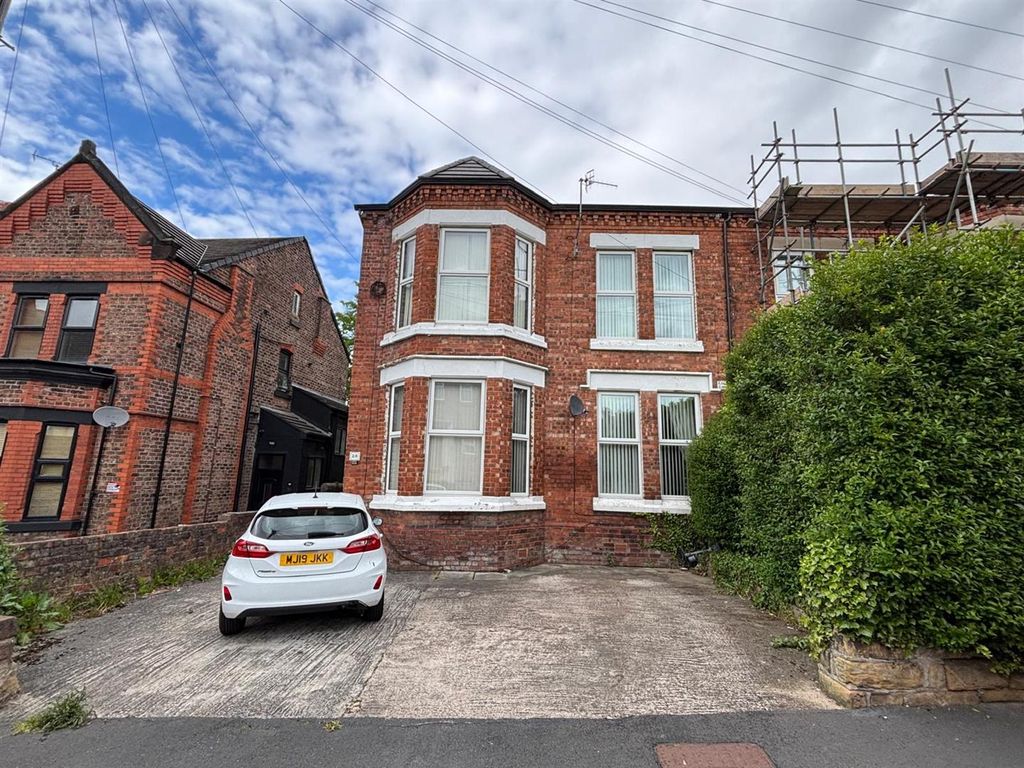5 bed semi-detached house for saleNorth Road, Birkenhead CH42