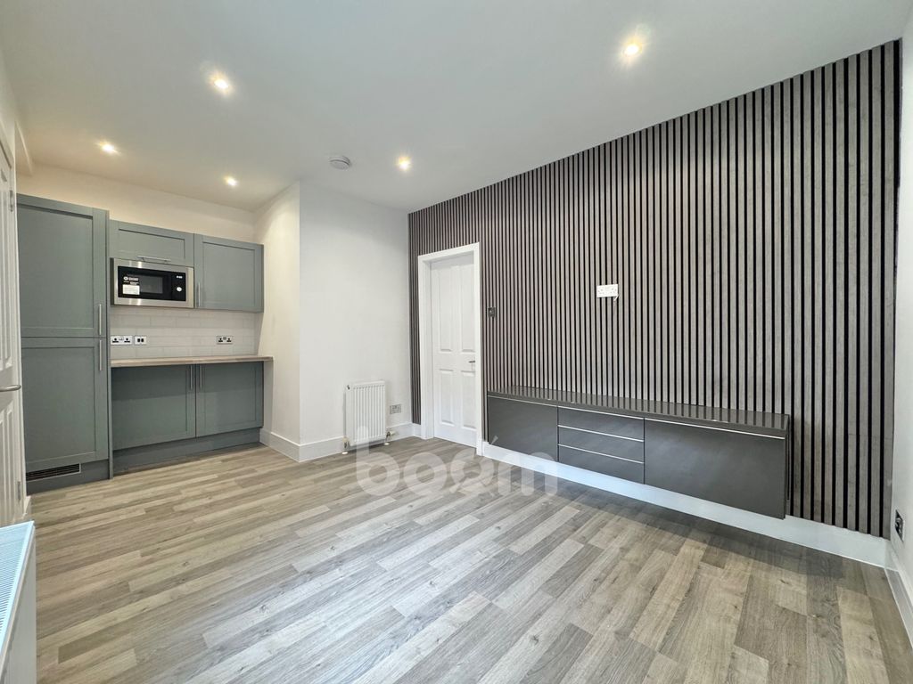 Additional image 2 of 1 bed flat for saleFlat 0/1 13 Mains Road, Beith KA15