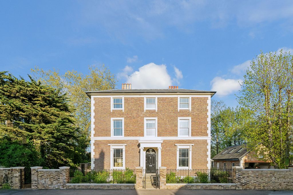Additional image 2 of 6 bed detached house for saleChurchfields, Broxbourne EN10