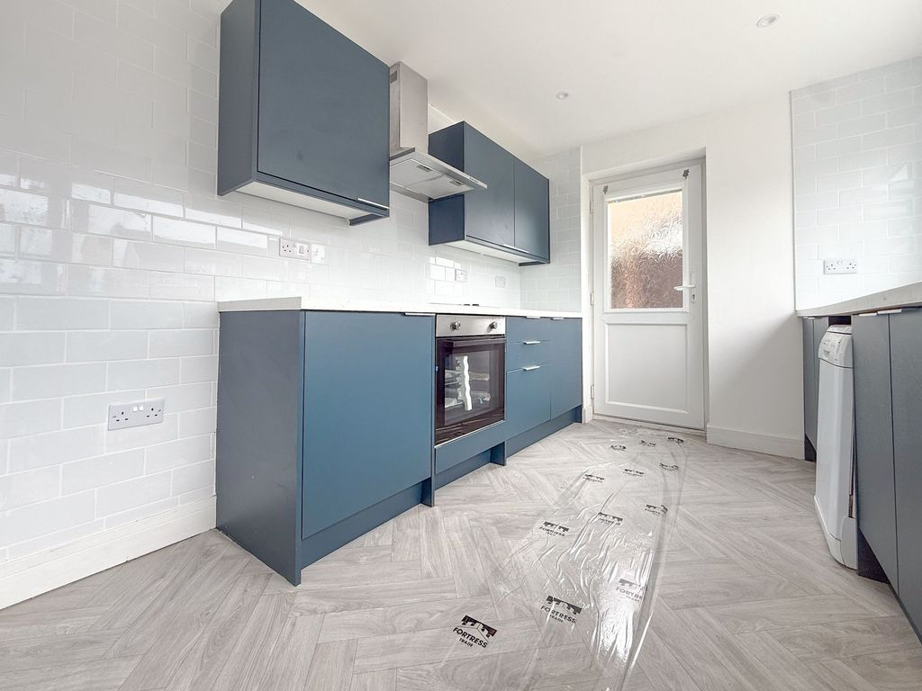 Additional image 6 of 3 bed semi-detached house for saleHillview Crescent, Newport NP19