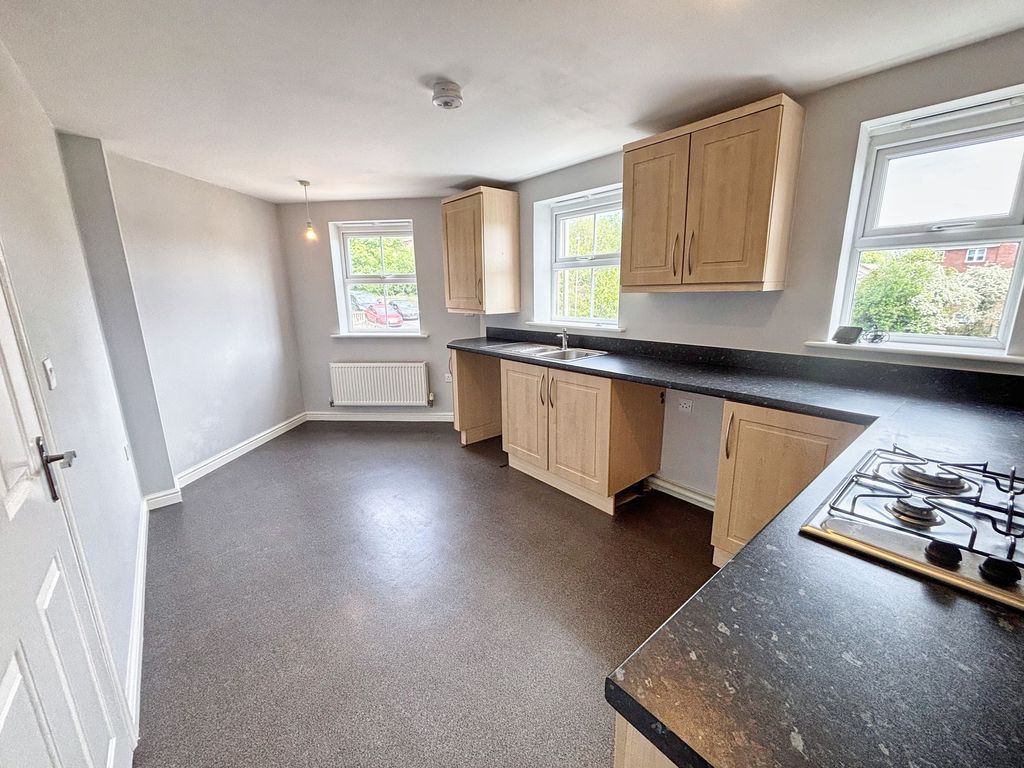 2 bed flat for saleLongacres, Bridgend CF31 photo 3