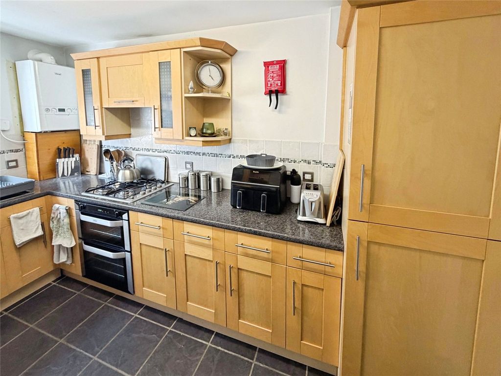 Additional image 4 of 2 bed flat for saleGrafton House, Western Road, Andover, Hampshire SP10