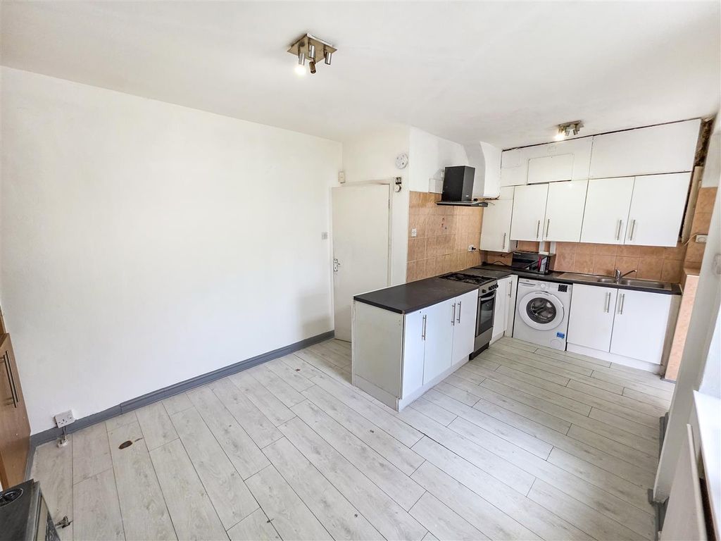 Additional image 2 of 4 bed end terrace house for saleWakemans Hill Avenue, London NW9