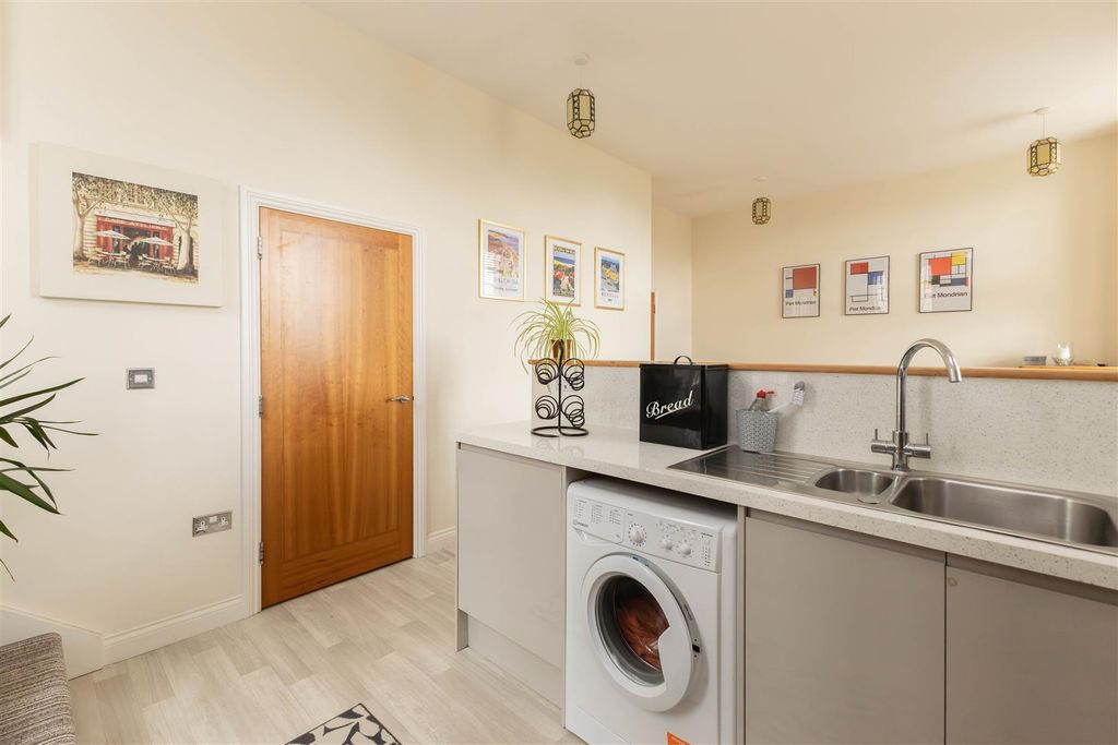 Additional image 8 of 3 bed flat for saleJames Walk, Bexhill-On-Sea TN40