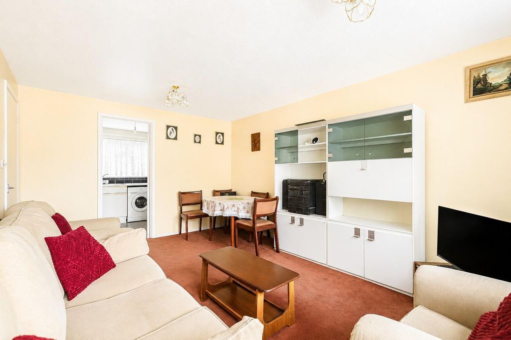 Additional image 2 of 2 bed flat for saleMulberry Close, Broxbourne EN10