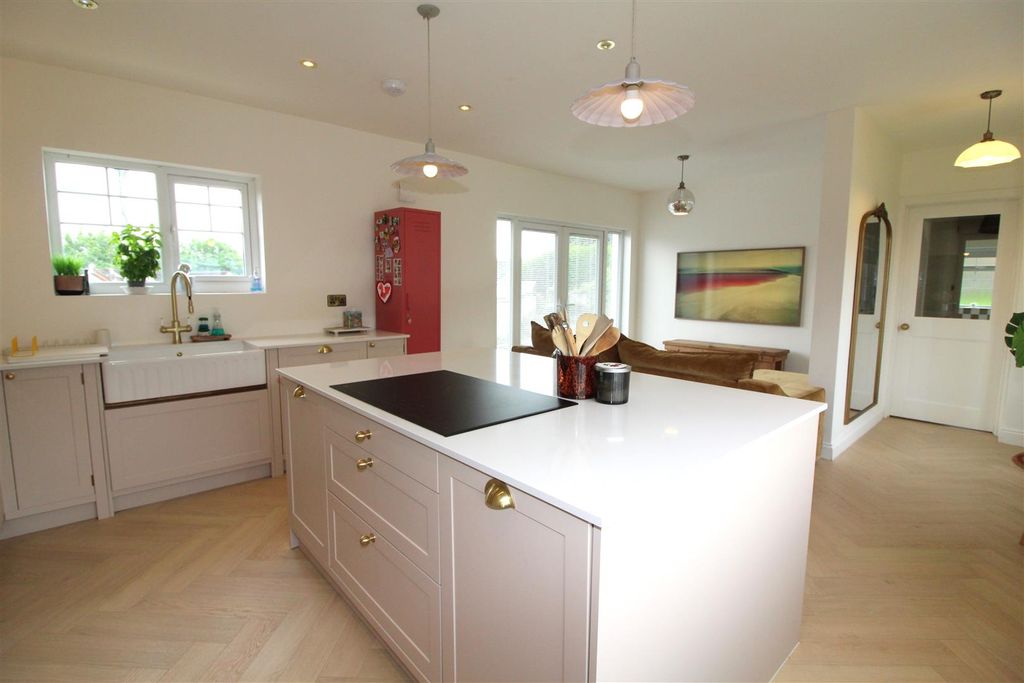 Additional image 8 of 3 bed detached bungalow for saleManor Road, Pontllanfraith, Blackwood NP12