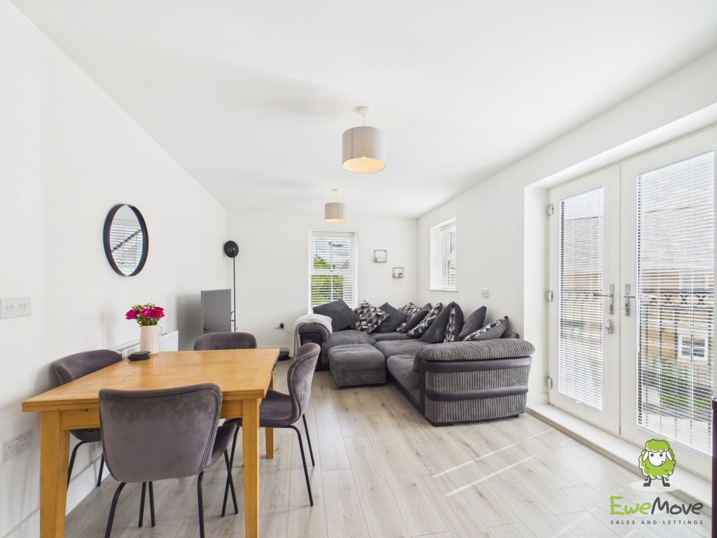 Additional image 10 of 2 bed flat for saleSenate Court, 7 Aurum Green Avenue Chineham, Chineham, Basingstoke, Hampshire RG24