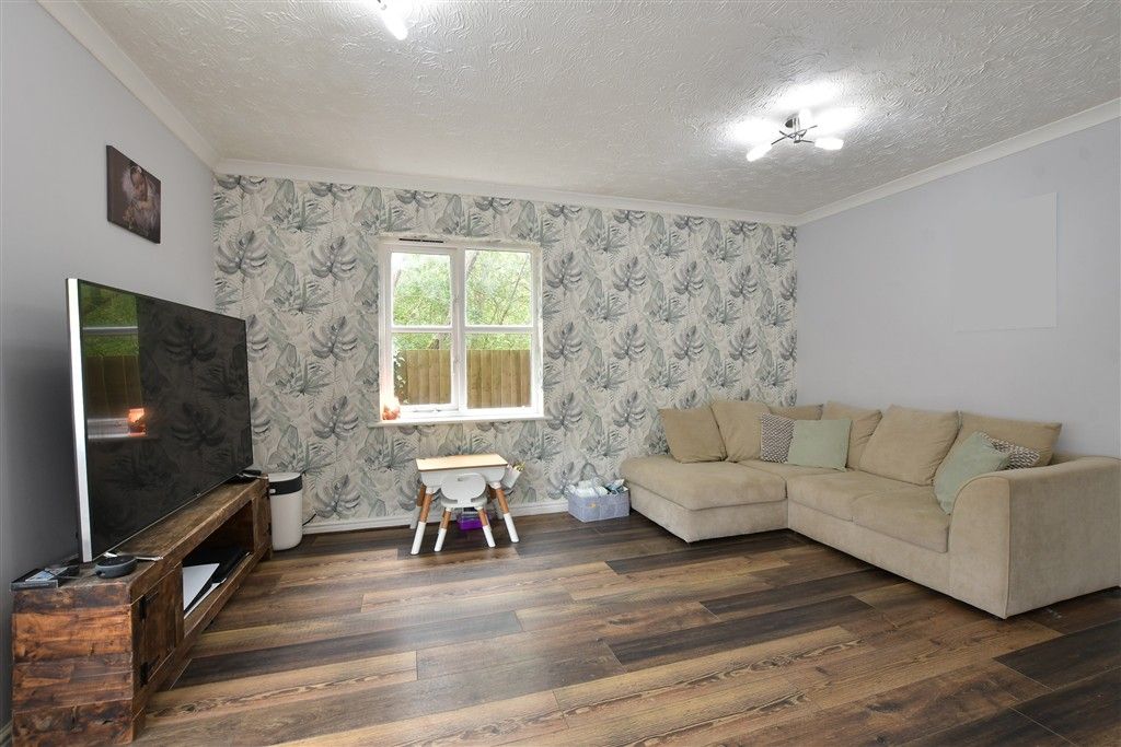 Additional image 4 of 2 bed flat for saleBramble Tye, Noak Bridge, Basildon, Essex SS15