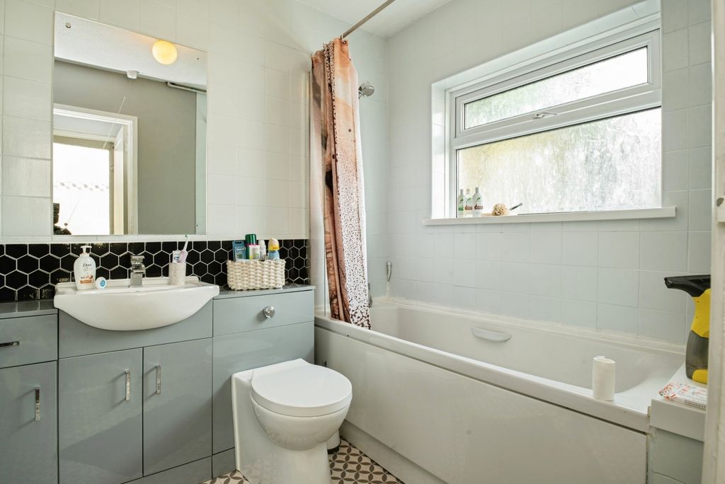 Additional image 4 of 1 bed flat for saleTheodora Street, Cardiff CF24