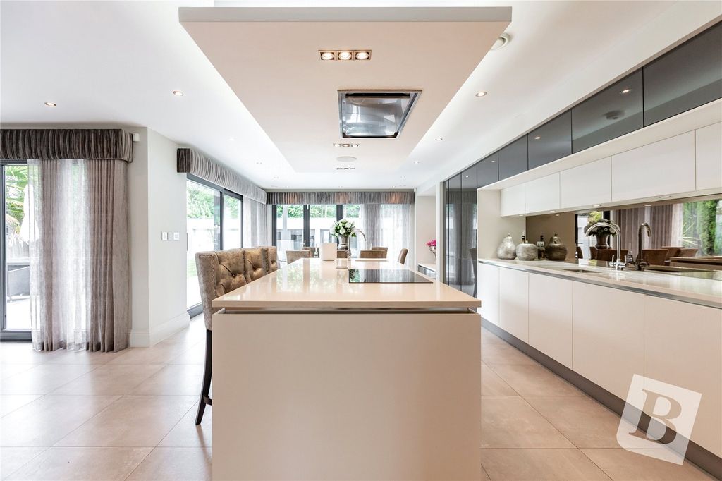 Additional image 36 of 5 bed detached house for saleNelmes Road, Emerson Park RM11