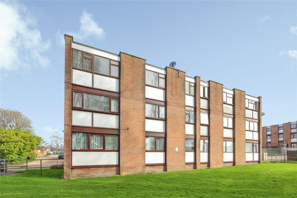 2 bed flat for saleDownland Place, Canford Heath, Poole, Dorset BH17