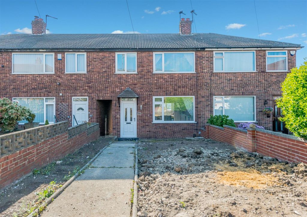 3 bed town house for saleHighfield Close, Leeds LS12