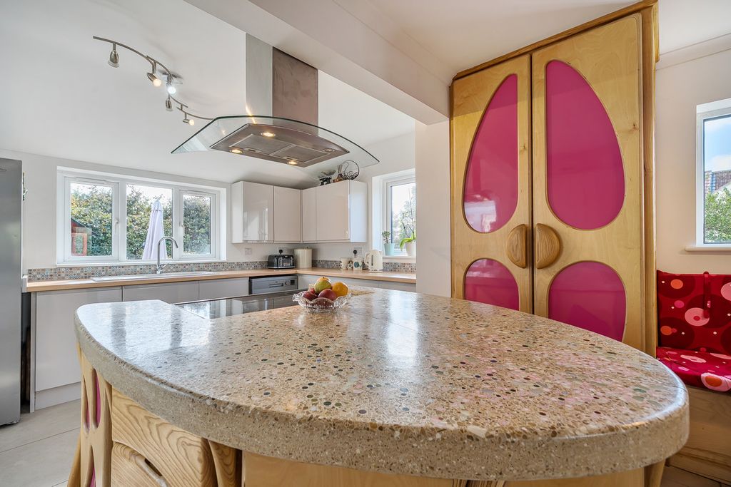 Additional image 4 of 4 bed detached house for saleBig Tree Close, Axbridge BS26