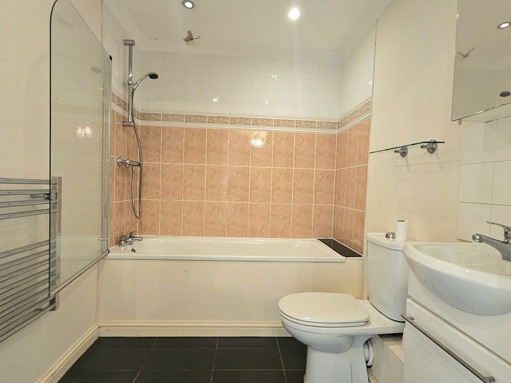 Additional image 5 of 2 bed flat for saleGoldsworth Road, Woking, Surrey GU21